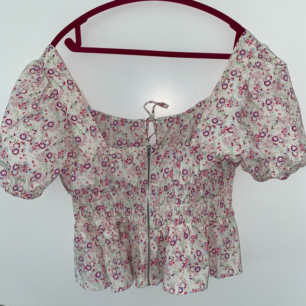 WAYF Spring Top - Picture 2 of 2